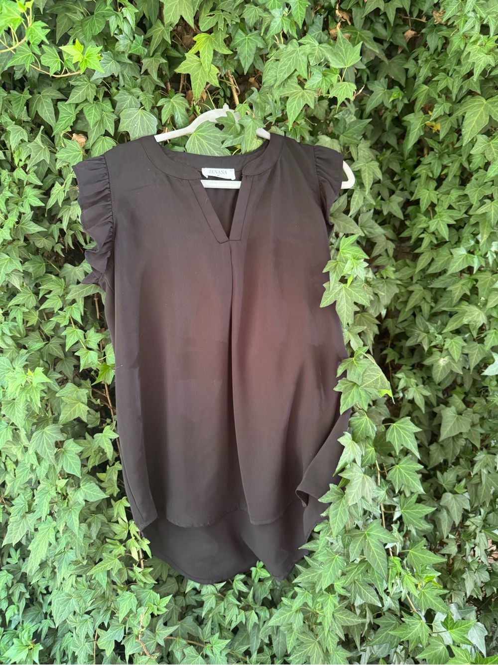 Zienna Black Ruffle Cap-Sleeve V-Neck Blouse